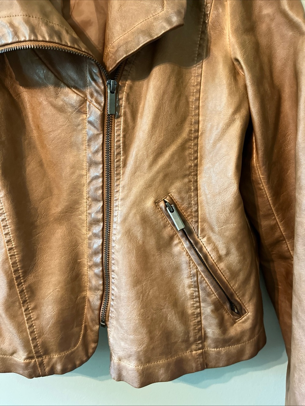 Women’s Bagatelle Brown Camel Faux Leather Zip Up Biker Moto Jacket Size Large - Picture 2 of 4